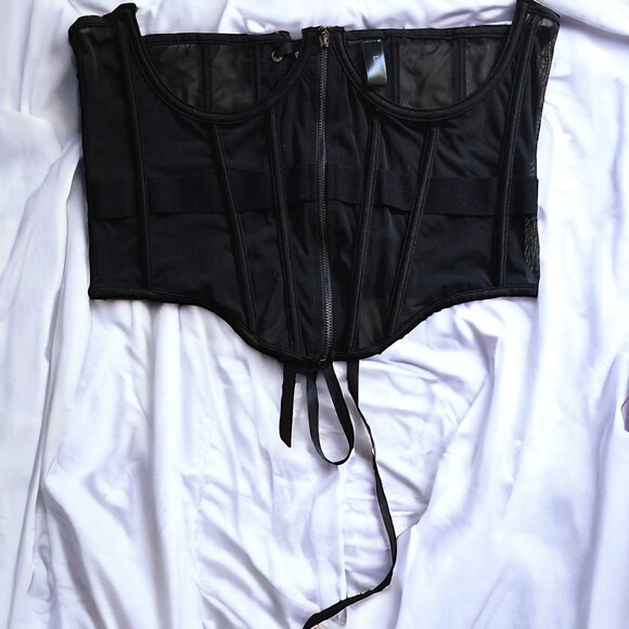 NWOT BLACK CORSETT w Tie Strings/Lace. Mesh, Under Breast Push up. - Picture 2 of 3